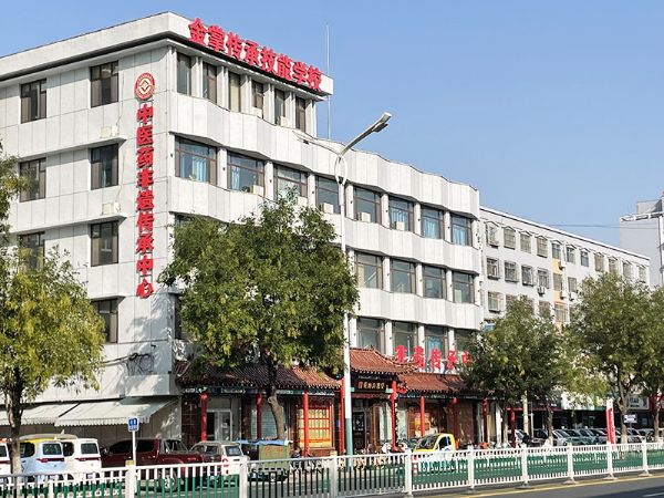 學校側(cè)面